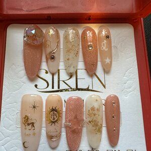 Leo high-quality handcrafted reusable press on nails.